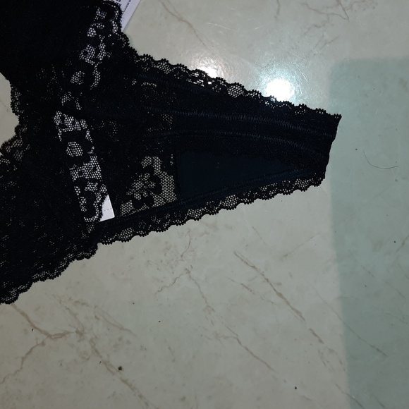 NWT GENUINE VICTORIA SECRET SEXXXY NAUGHTY BLACK LACE Thong panties ♥️ size XS - Picture 2 of 4